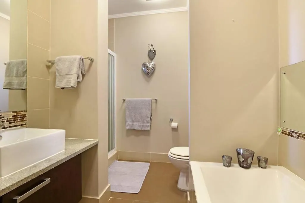 Daire Penguin Haven . Luxury 2 Bedroom, Boulders Beach. Cape Town
